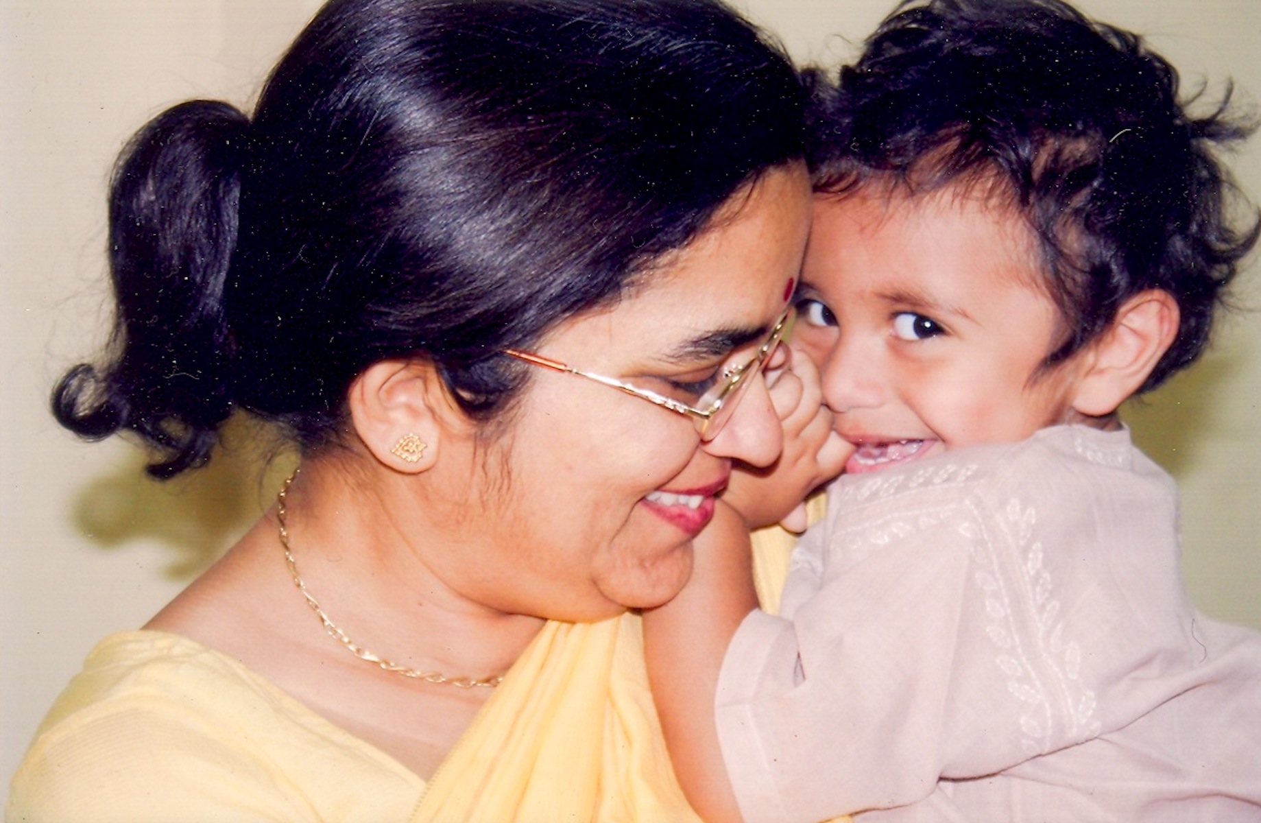 Ruth Vanita with Arjun, Gurgaon, 2007. Photo credit: Mona Bachmann. Photo courtesy of Ruth Vanita.