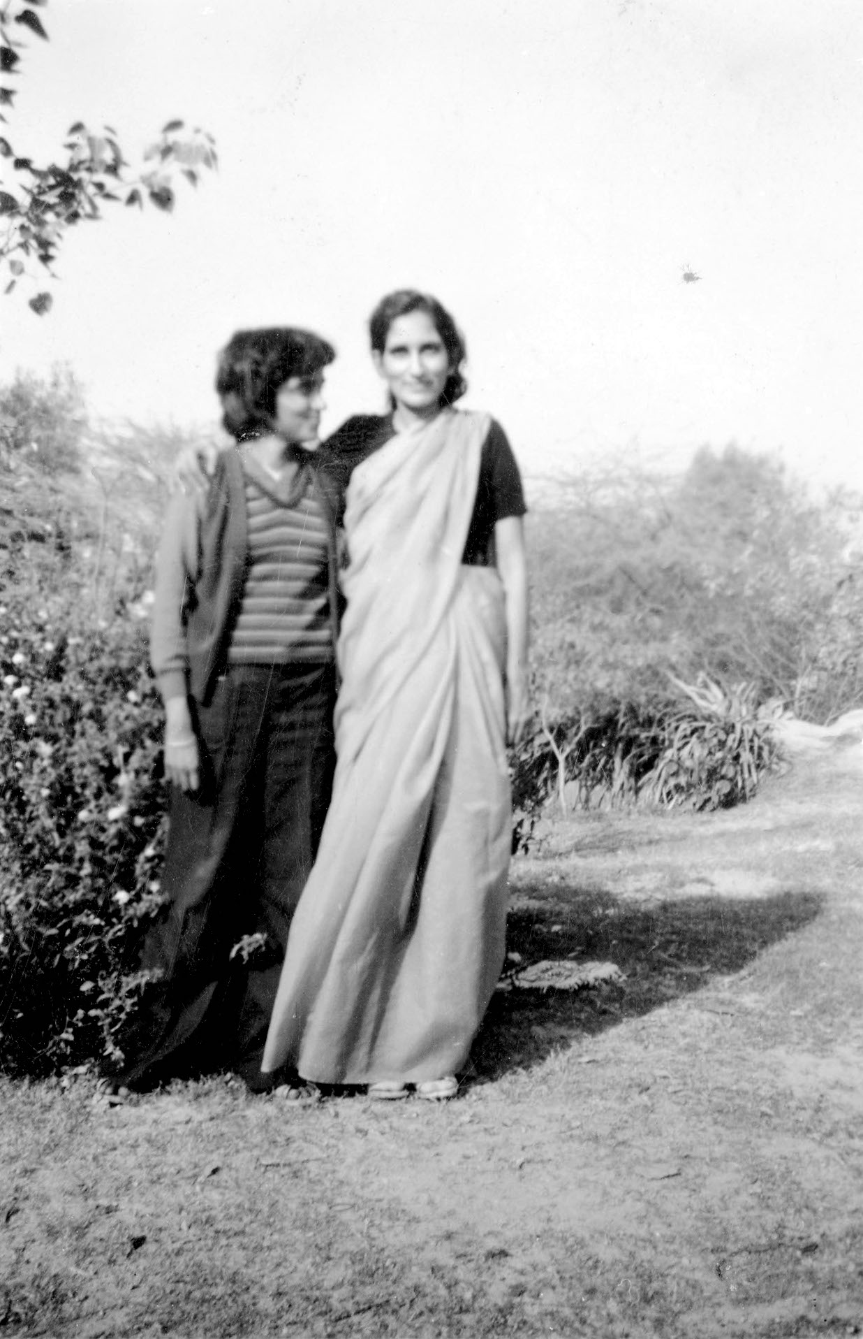 Ruth Vanita with her mother in Buddha Jayanti Park, Delhi, early 1980s. Photo courtesy of Ruth Vanita.