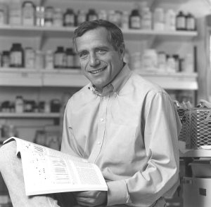 Dean Hamer at the Vaccine Branch, Center for Cancer Research, National Cancer Institute, October 1995. Photo by Bill Branson.